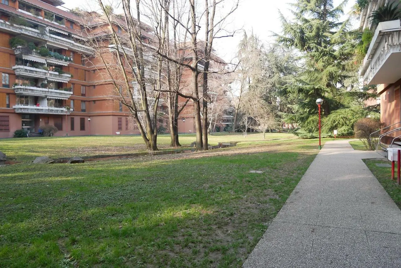 Apartment Caseospitali - Casa Alberata, Trilocale Nel Verde A Pochi Minuti Dal San Raffaele Italy