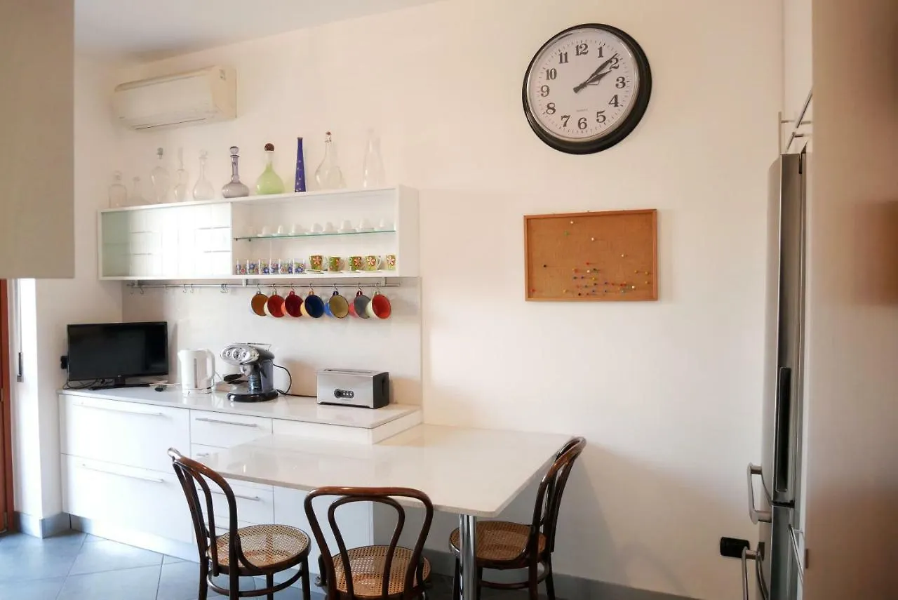 Apartment Caseospitali - Casa Alberata, Trilocale Nel Verde A Pochi Minuti Dal San Raffaele